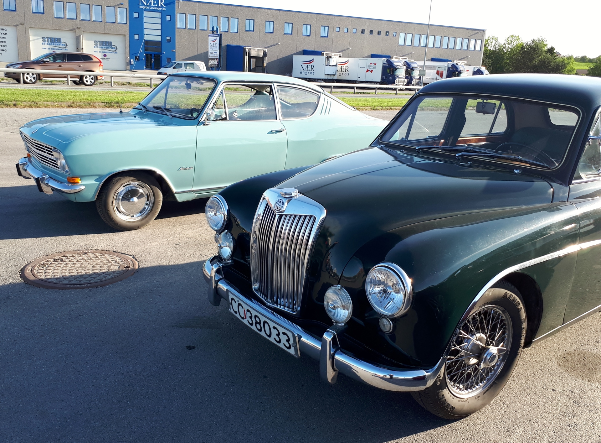 Opel og MG.jpg