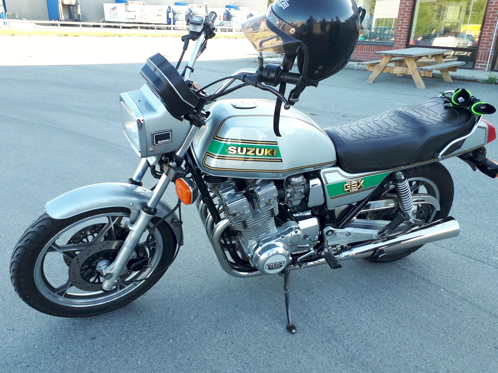 Suzuki GSX 1100.jpg
