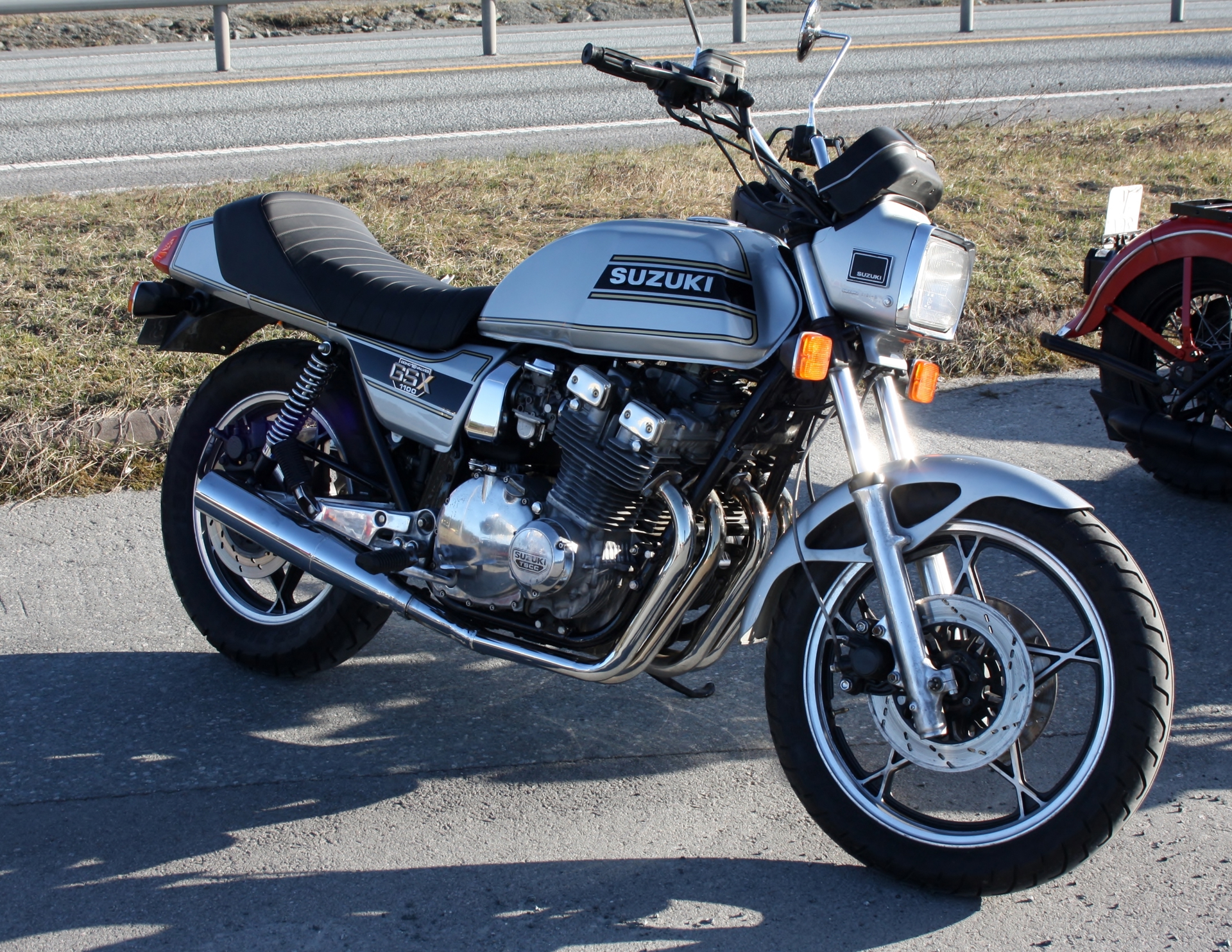 Suzuki GSX 1100.JPG
