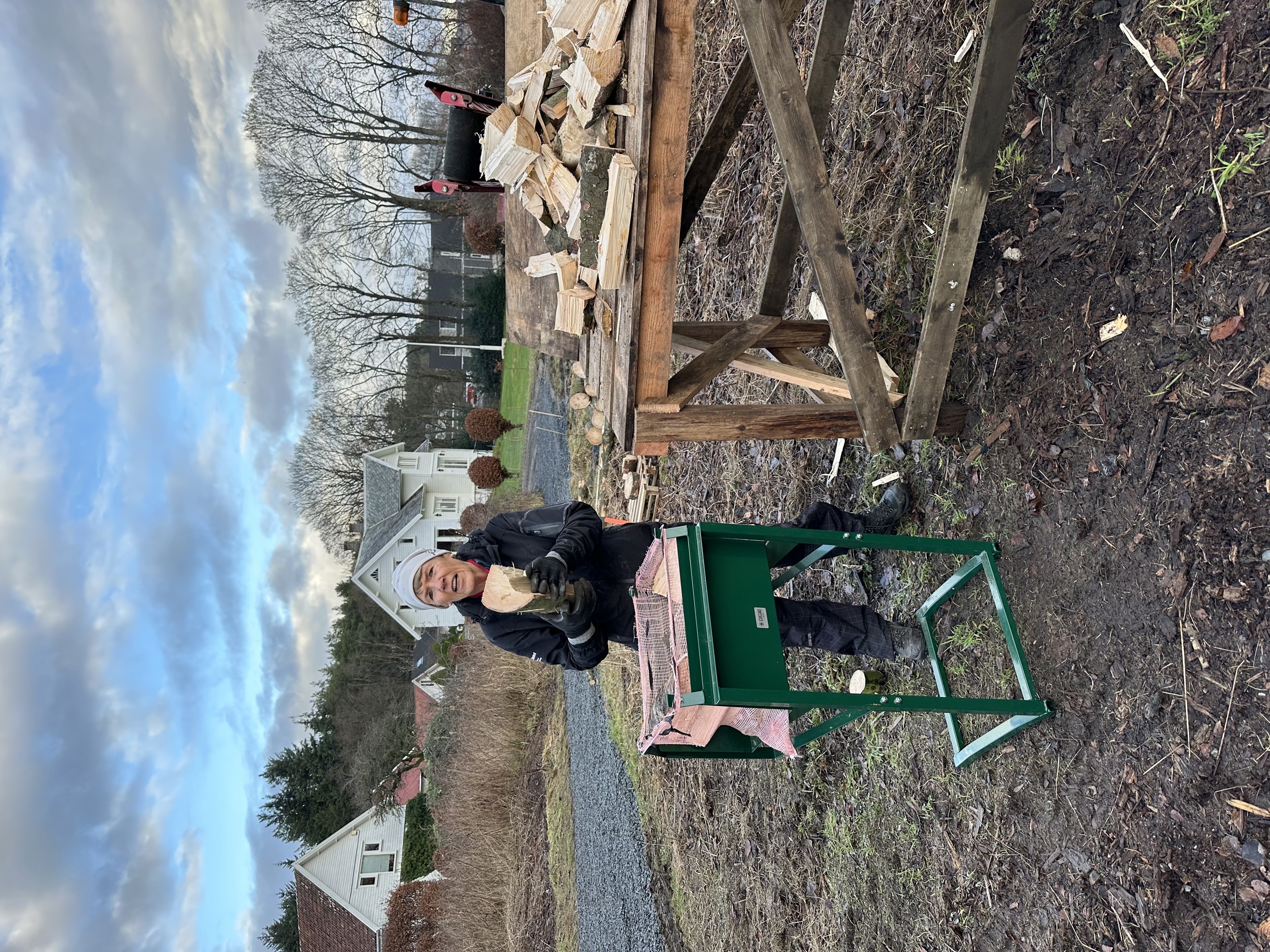 Vedproduksjon for medlemmer.